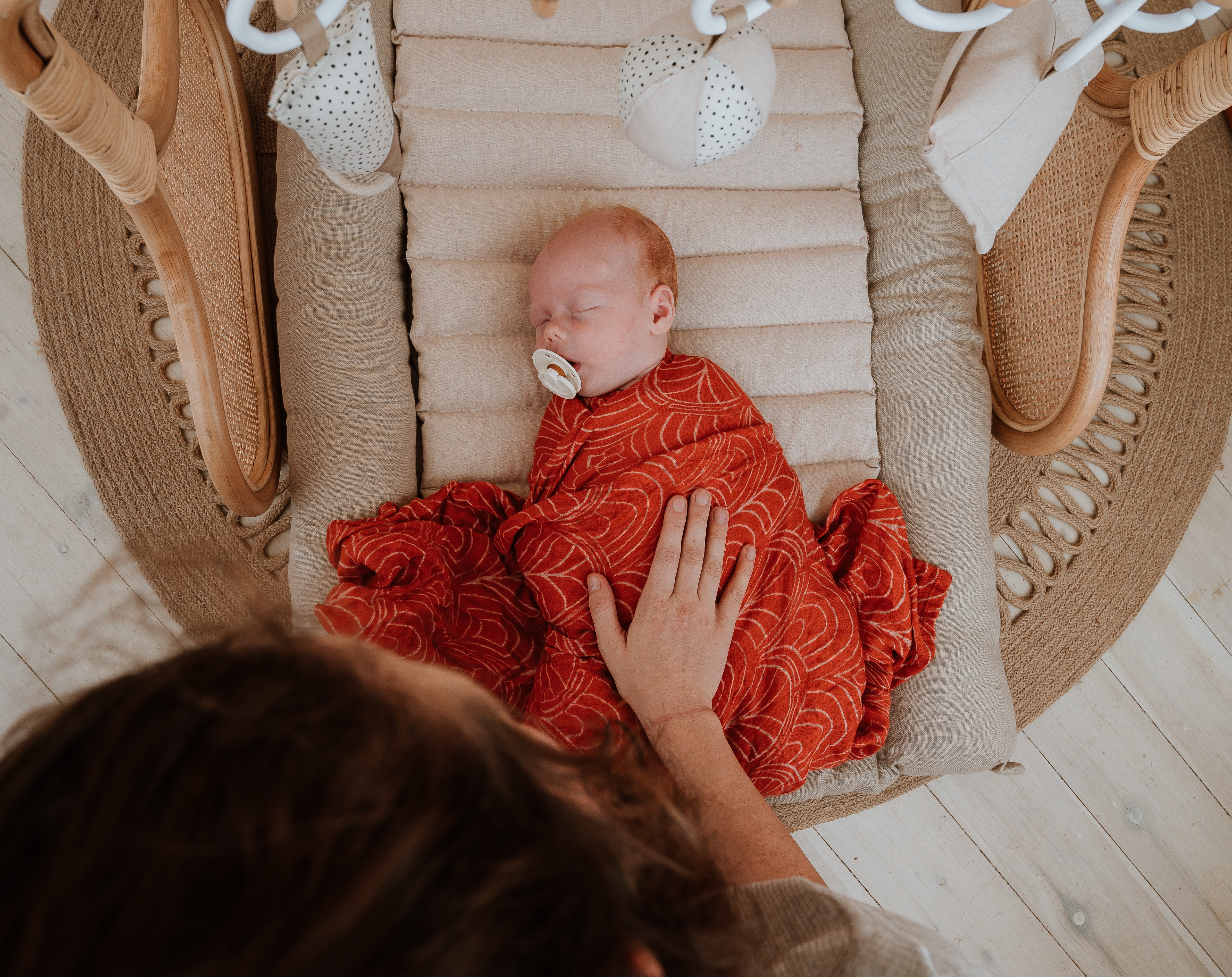 How To Swaddle Your Baby. Approved Safety Recommendations.