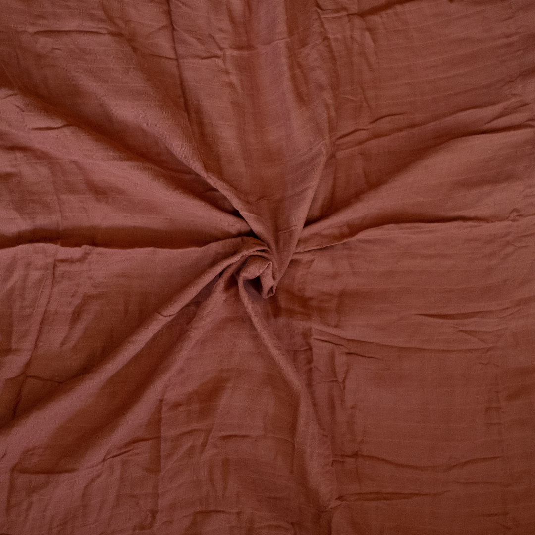 MUSLIN SWADDLE - Merlot Tassel