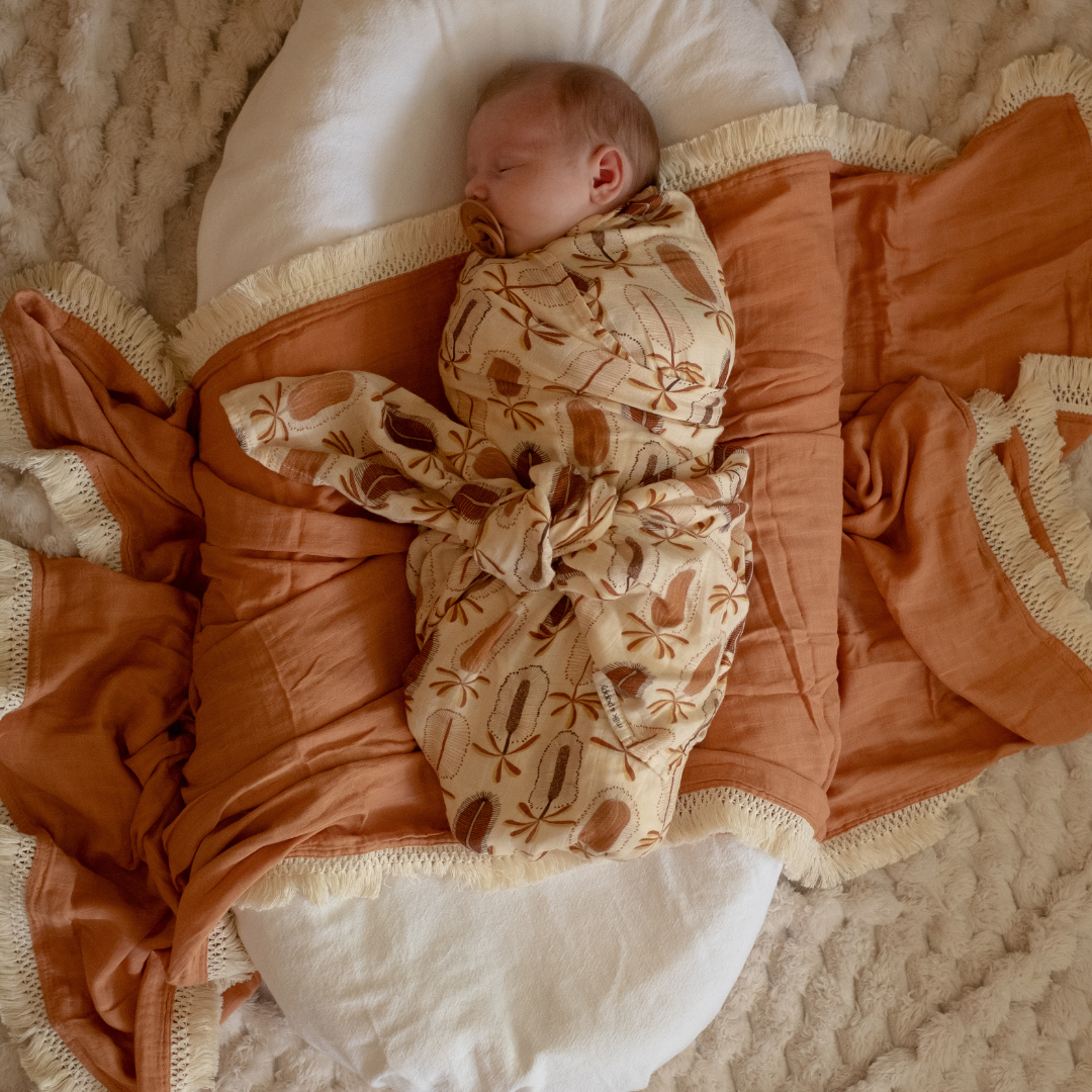 MUSLIN SWADDLE - Rust Tassel
