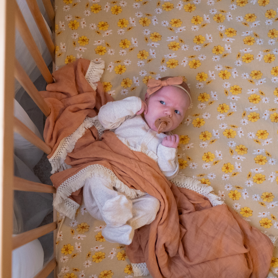 MUSLIN SWADDLE - Rust Tassel